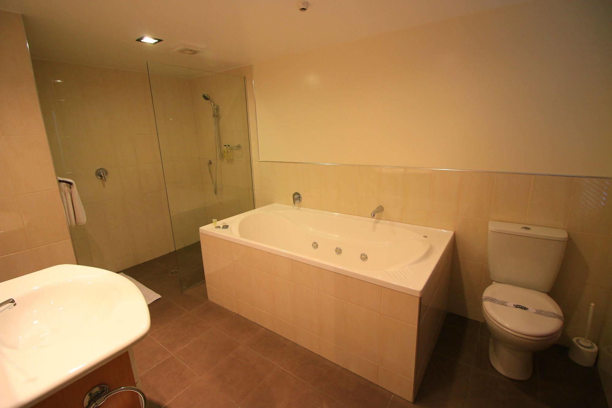 Fitzherbert Regency Motor Lodge Palmerston North Eksteriør billede